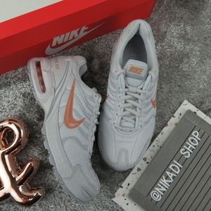Nike Air Max Torch Sneakers